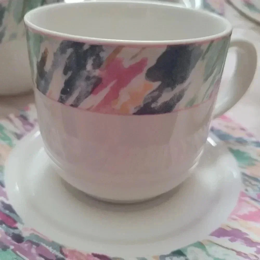 Coffer/Tea/Saucer Set‎